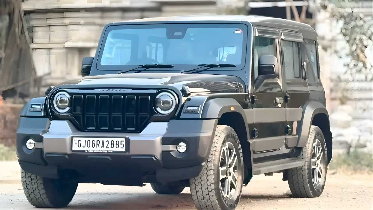 Mahindra Thar ROXX Debut Powerful 2.2L Diesel, 15 kmpl Efficiency, Starting at ₹12.99 Lakh