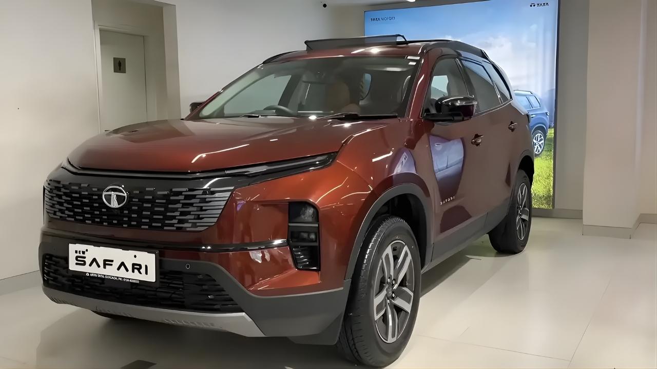 New 2026 Tata Safari SUV Debuts with 7 Seats, Premium Features & 13-14 kml Mileage