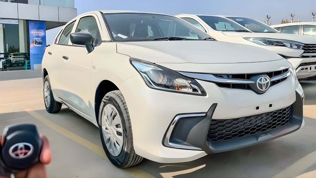 Toyota Glanza 2026 Launched with Digital Cluster, Climate Control & Premium Ambient Lighting